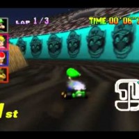 Luigi dérape sur le stage Wario dans Mario Kart 64 
