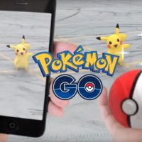 Pokémon GO pokéball et Pikachu