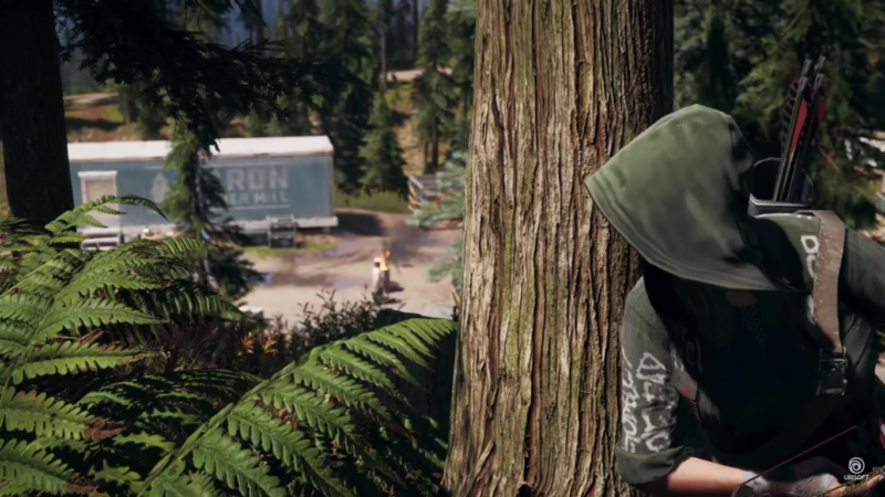 Far Cry 5 personne cachée derrière un arbre