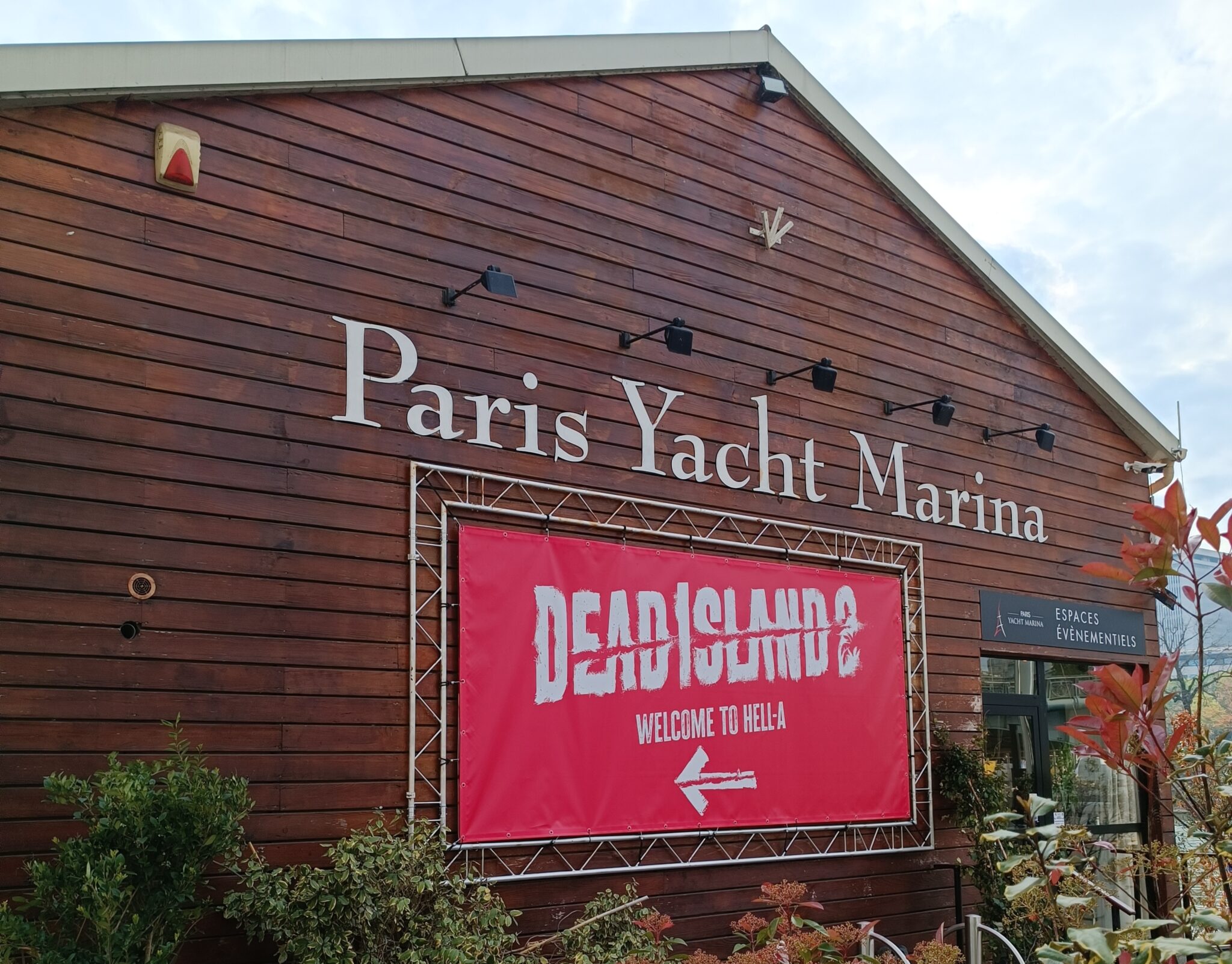 Devanture Paris Yacht Marina pour la soirée de lancement Dead Island 2