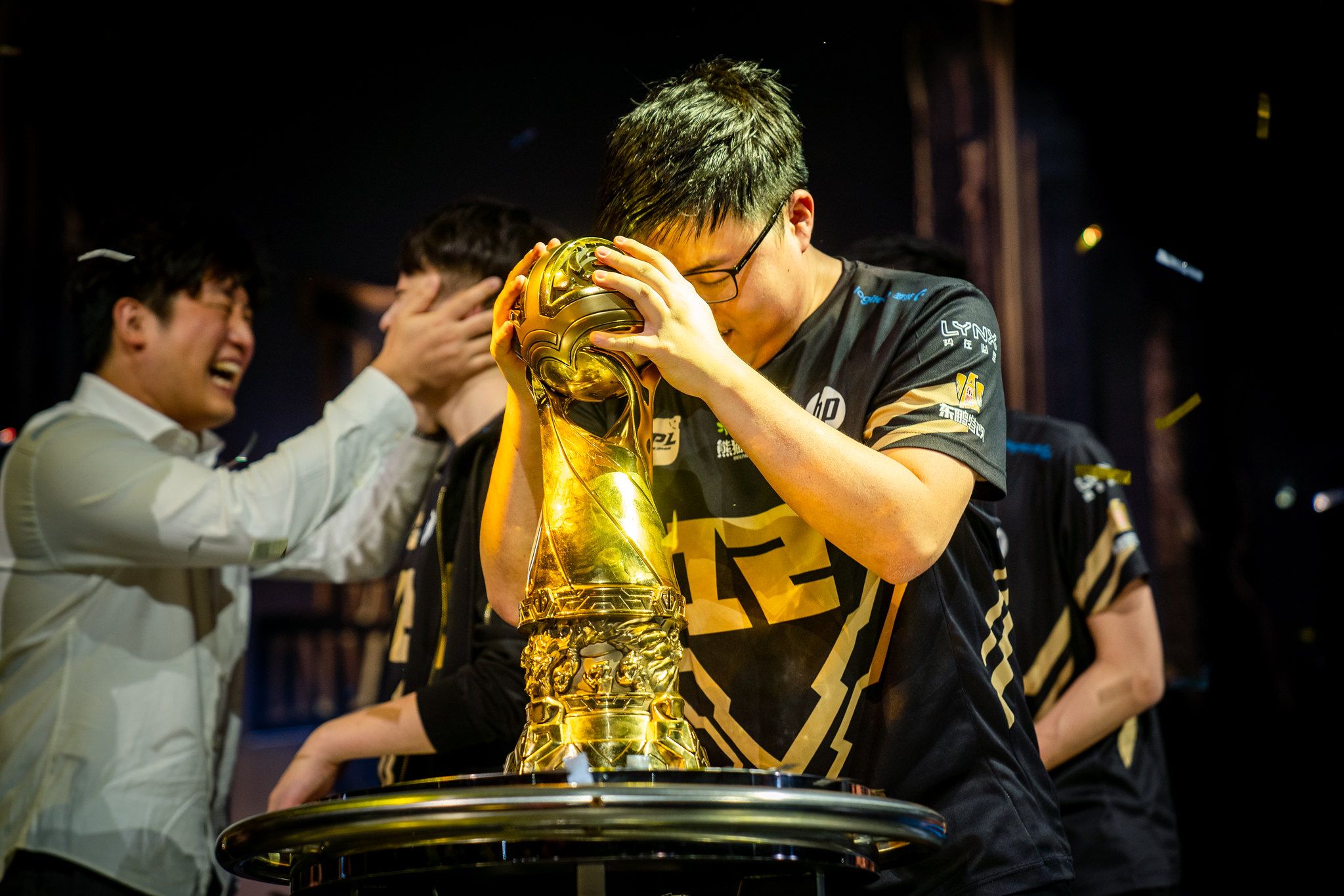 Uzi avec le trophée du MSI en 2018
