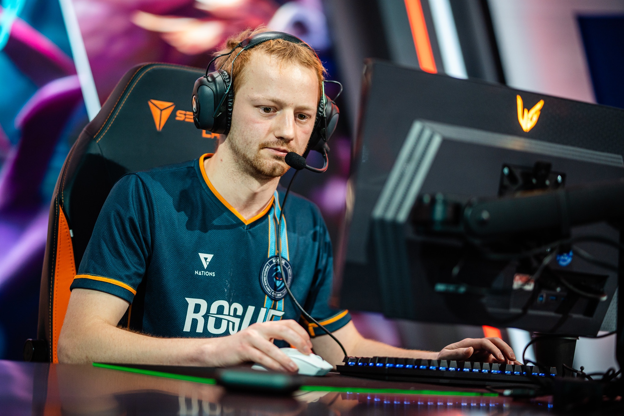 Larssen, midlaner de Rogue Esport, qui jouera pour Navi cet été