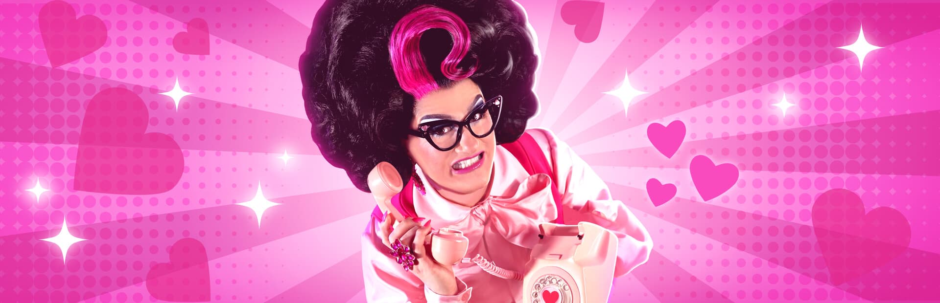 Kitty Powers fait son grand retour avec son agence matrimoniale dans Kitty Powers' Matchmaker Makeover près d'une décennie après le premier opus.