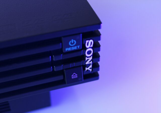 Licenciements, coûts exorbitants... l'industrie du jeu vidéo a-t-elle besoin d'un grand reset ?